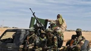 Niamey sous tension : les tirs rapprochent le front des murs du pouvoir
