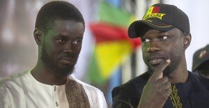 Sénégal : Sonko sort l&rsquo;artillerie lourde et menace Diomaye d&rsquo;une guerre parlementaire sans répit
