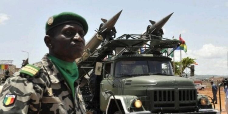 Offensive aérienne au Mali : trois opérations coup de poing contre des groupes armés