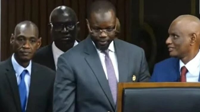 Sénégal : Sonko reprend l’offensive politique et s’installe au perchoir de l’Assemblée
