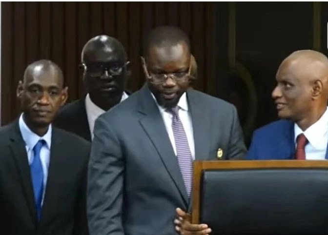 Sénégal : Sonko reprend l’offensive politique et s’installe au perchoir de l’Assemblée