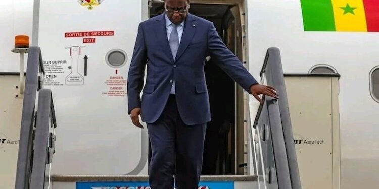 Macky Sall défie Dakar : un retour qui rebat les cartes face à Sonko