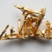 Cristaux d'or pur photographiés en gros plan